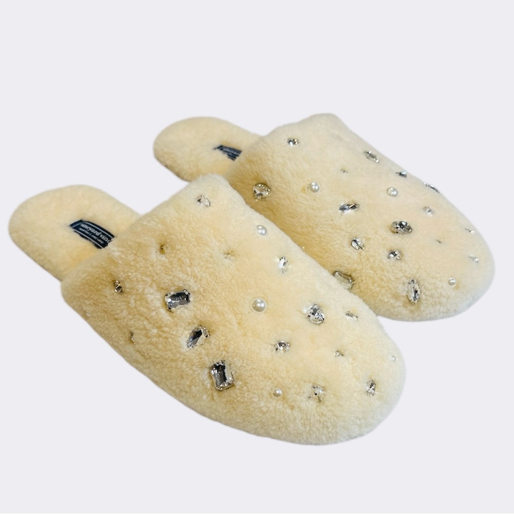 Vineyard Vines Real Fur Lamb Shearling Crystal & Pearl Embellished Mules NWT 9